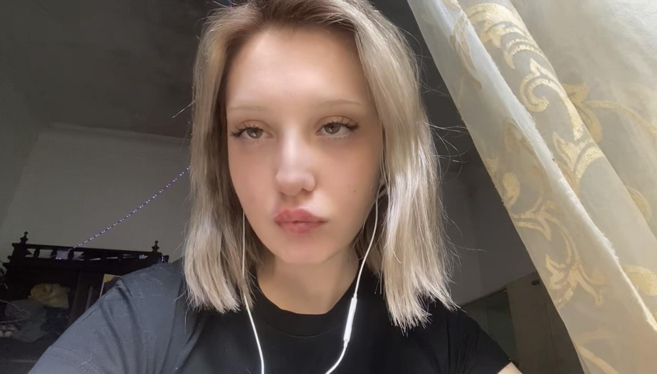 Image of cam model SashaSmithe from XloveCam