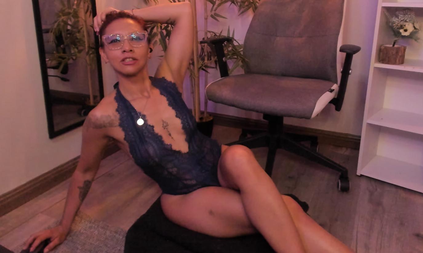 Image of cam model Ayneboudoir from XloveCam