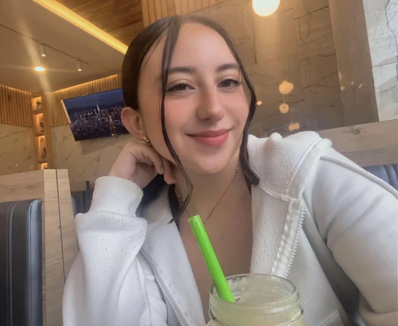 Image of cam model RosalieDupont from XloveCam