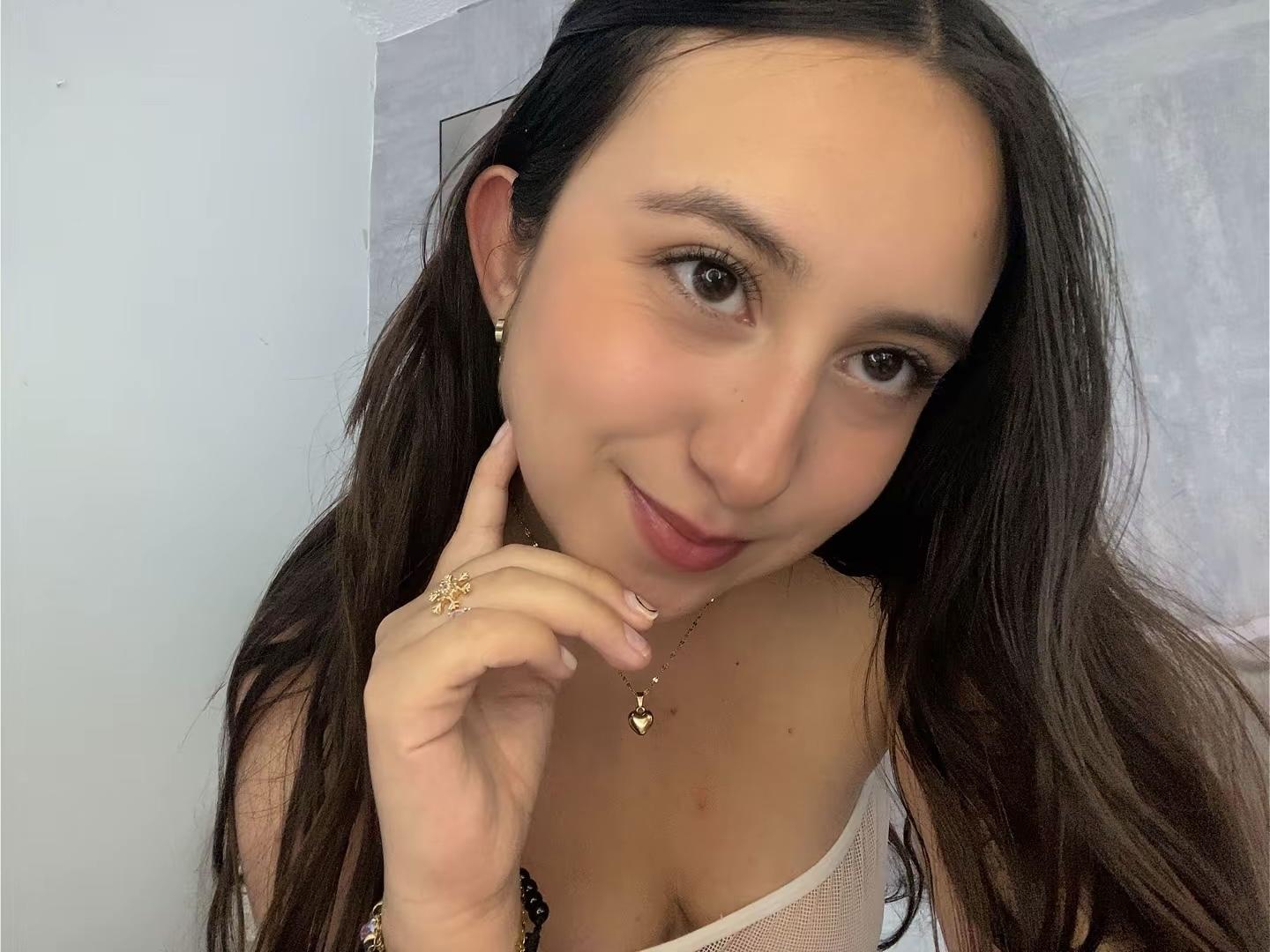 Image of cam model RosalieDupont from XloveCam