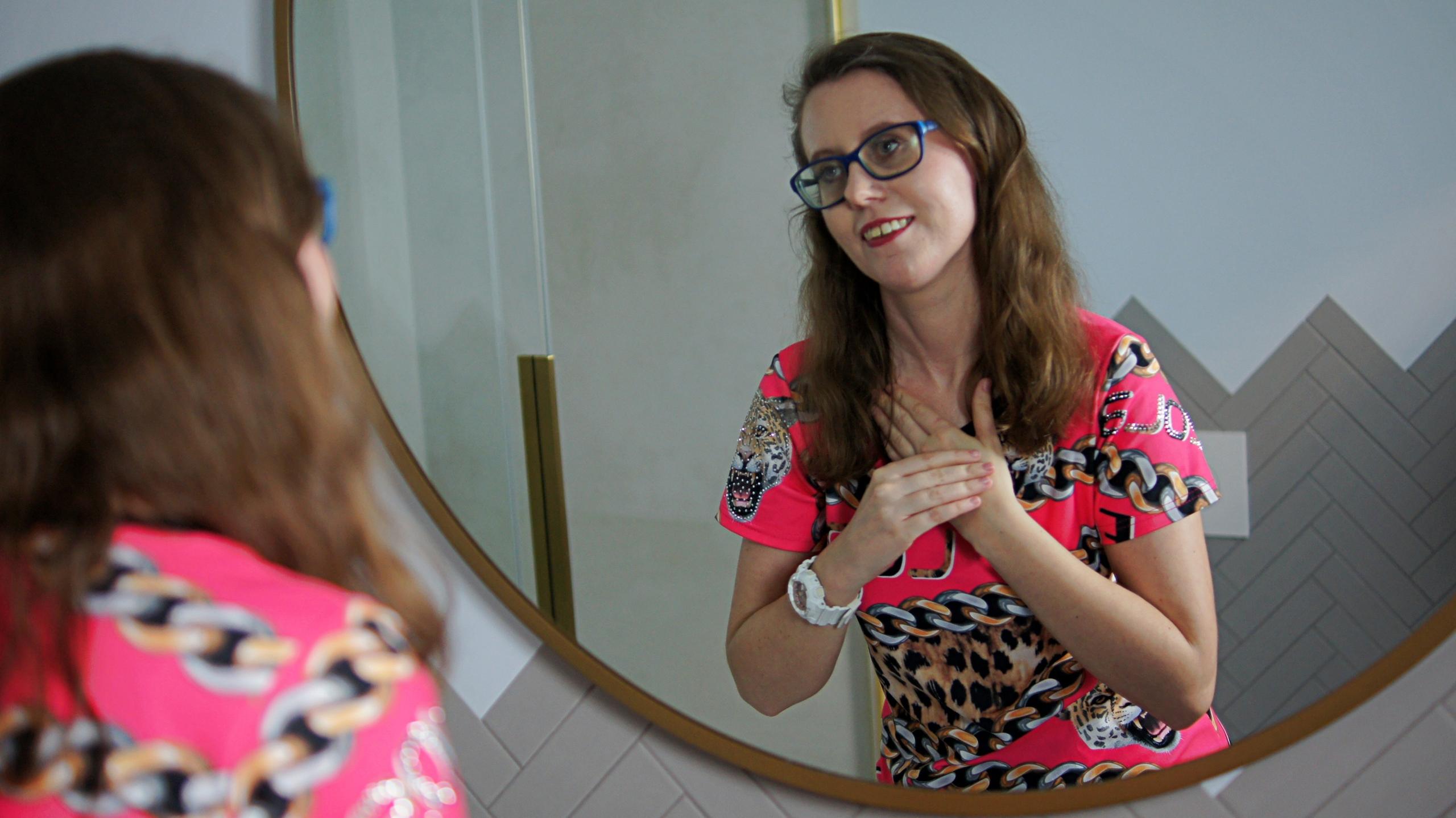 Image of cam model LizzySparkle from XloveCam
