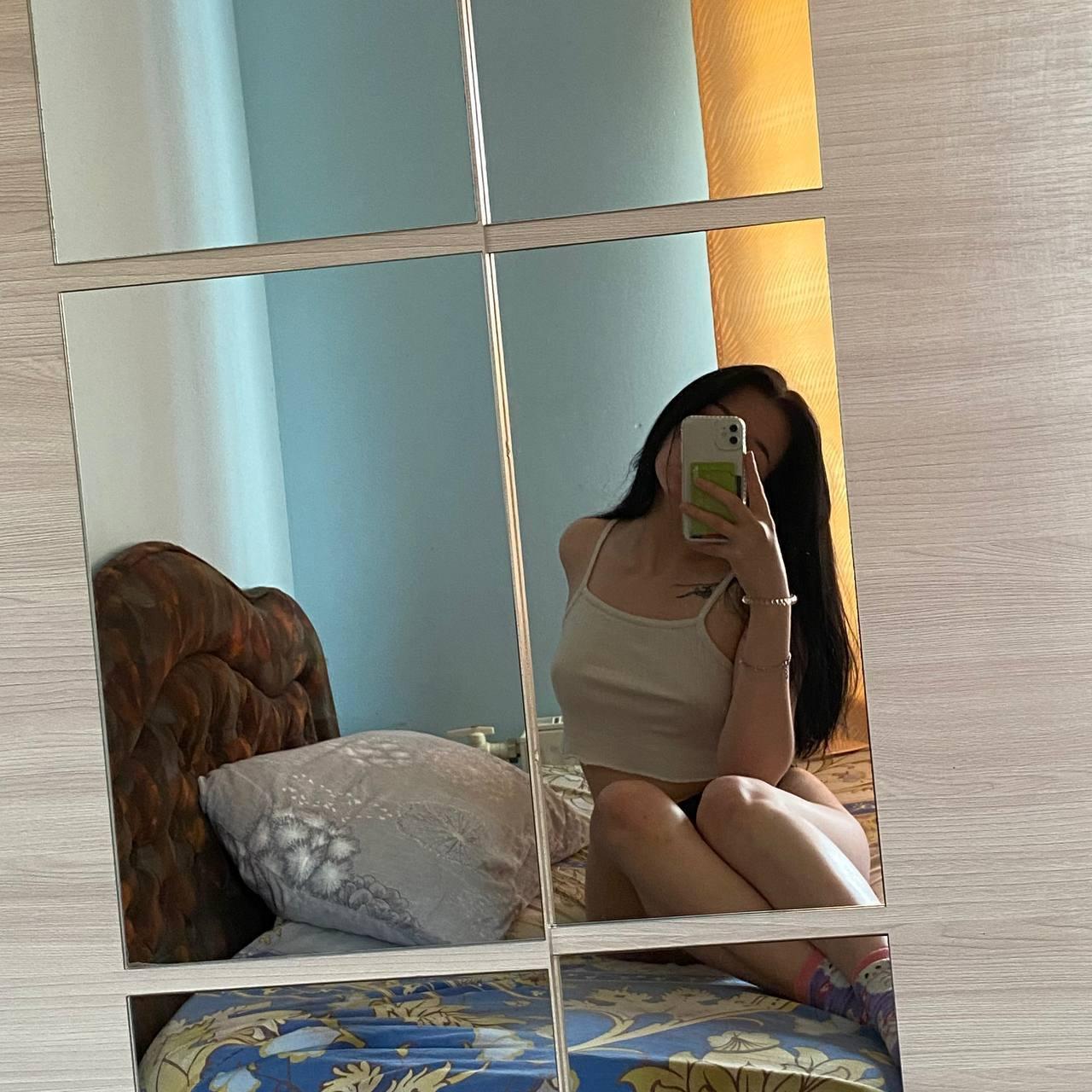 Image of cam model MertieDasinger from XloveCam