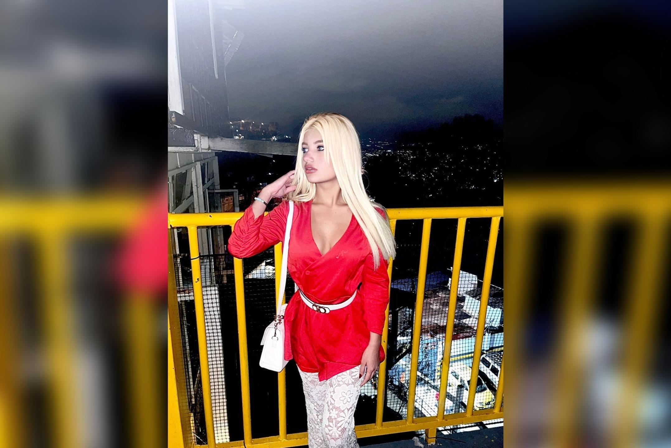 Image of cam model SabrinaColle from XloveCam
