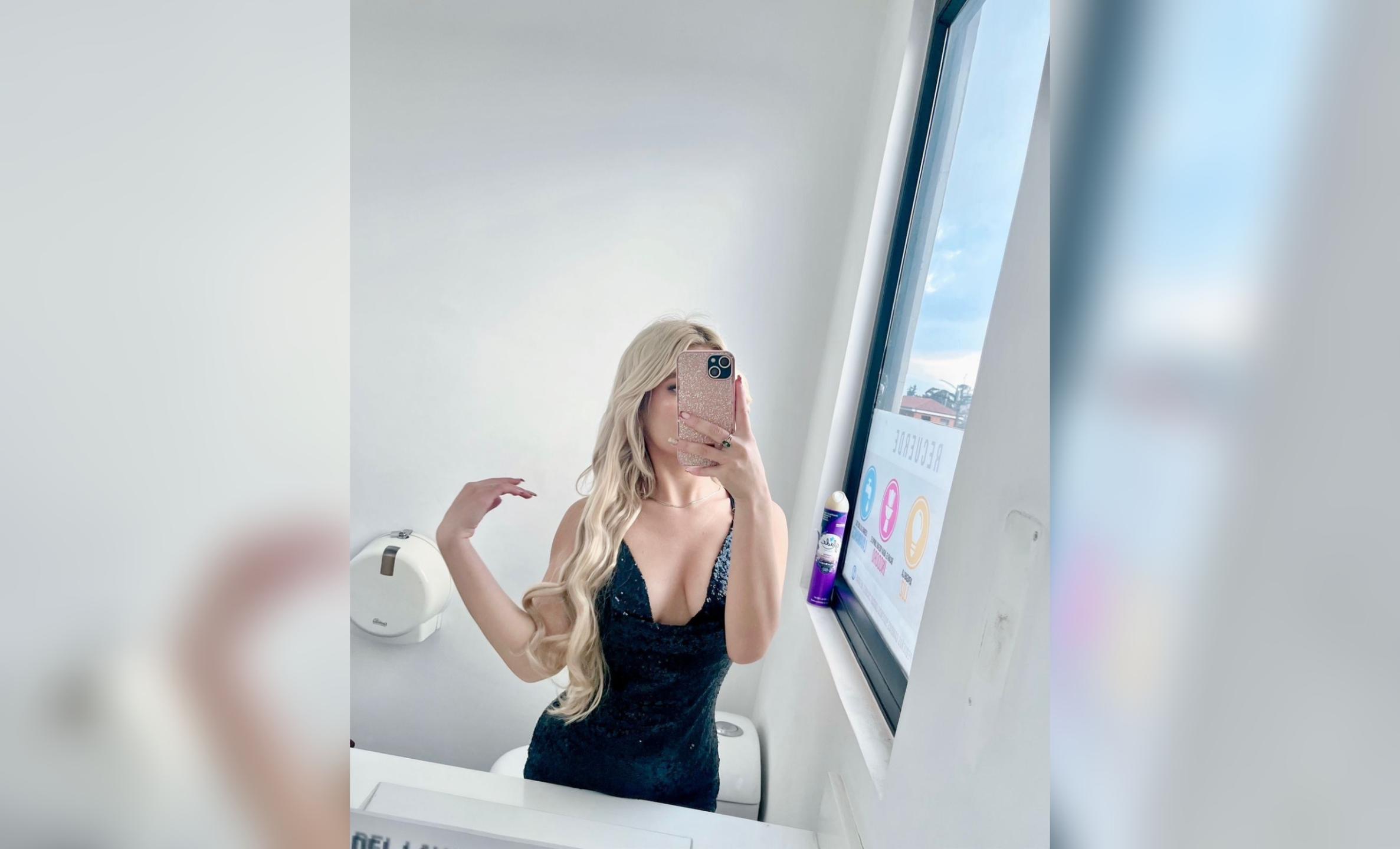 Image of cam model SabrinaColle from XloveCam