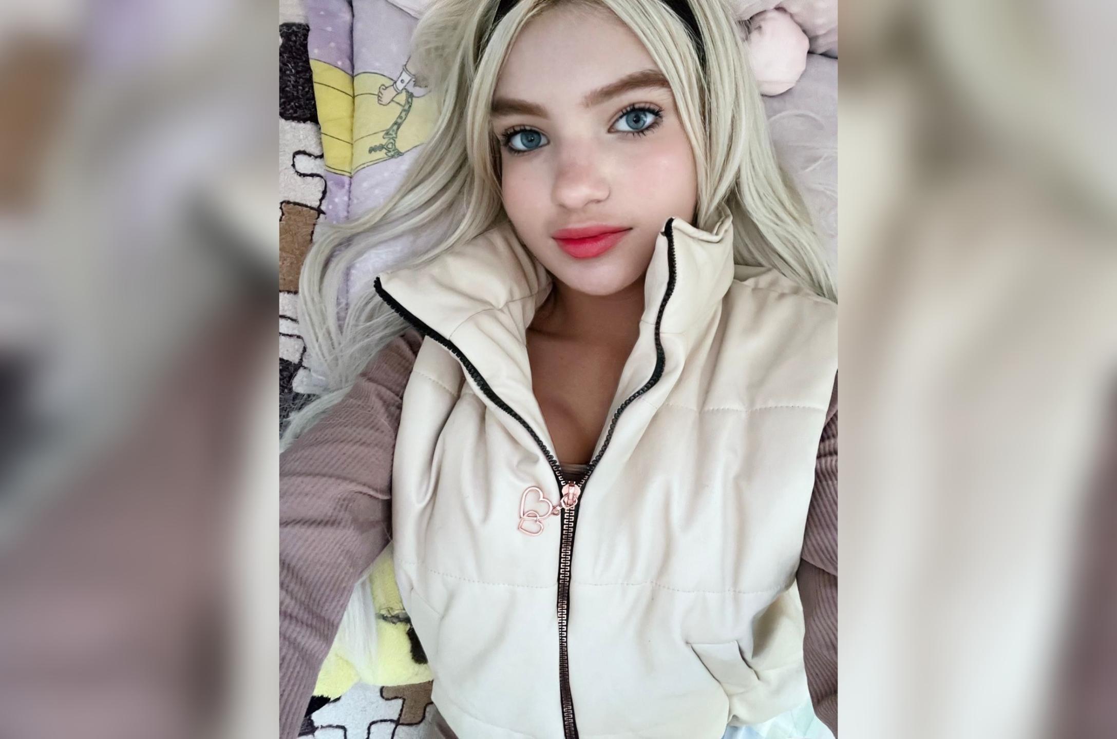 Image of cam model SabrinaColle from XloveCam