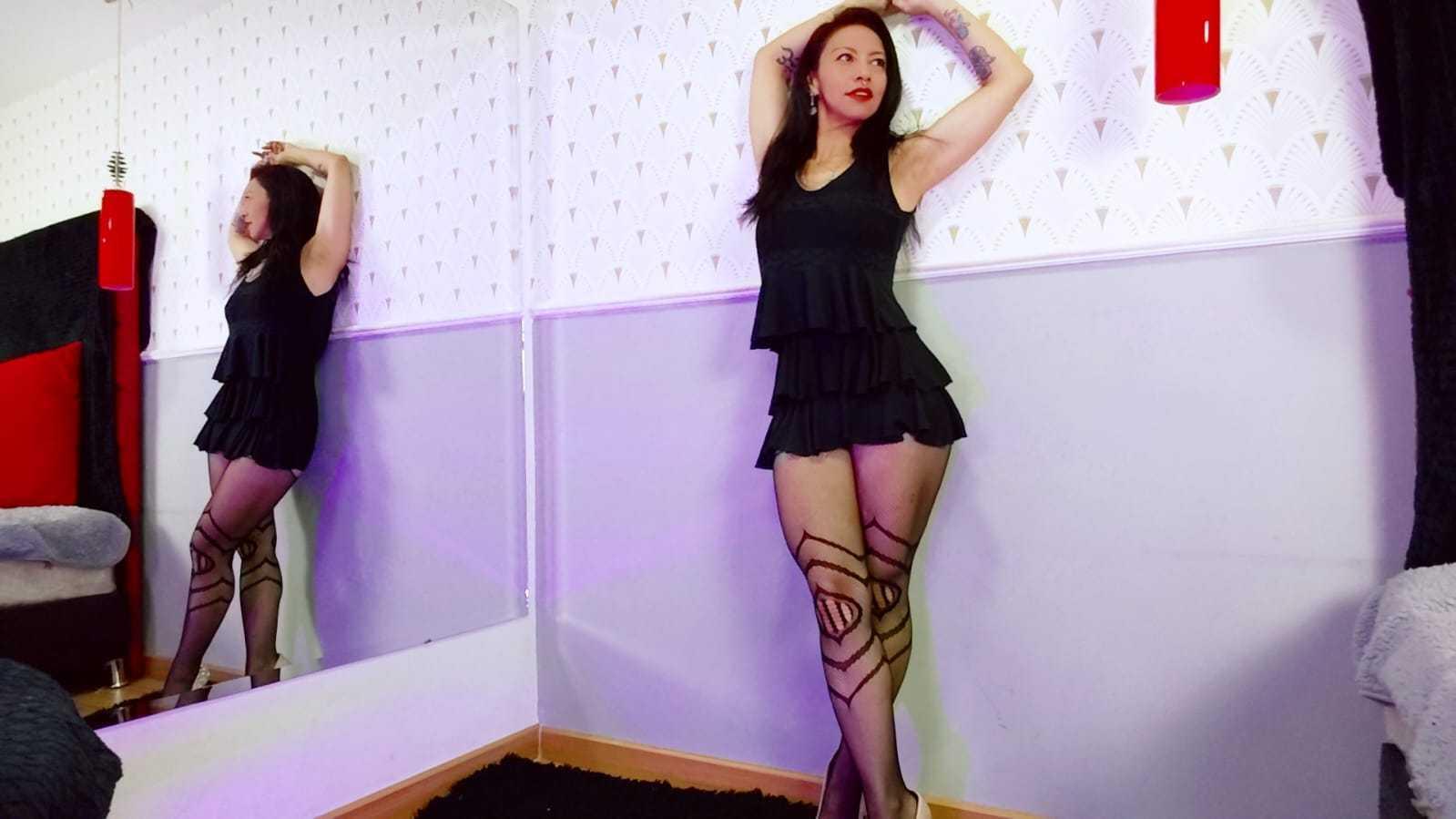 Image of cam model Ayneboudoir from XloveCam