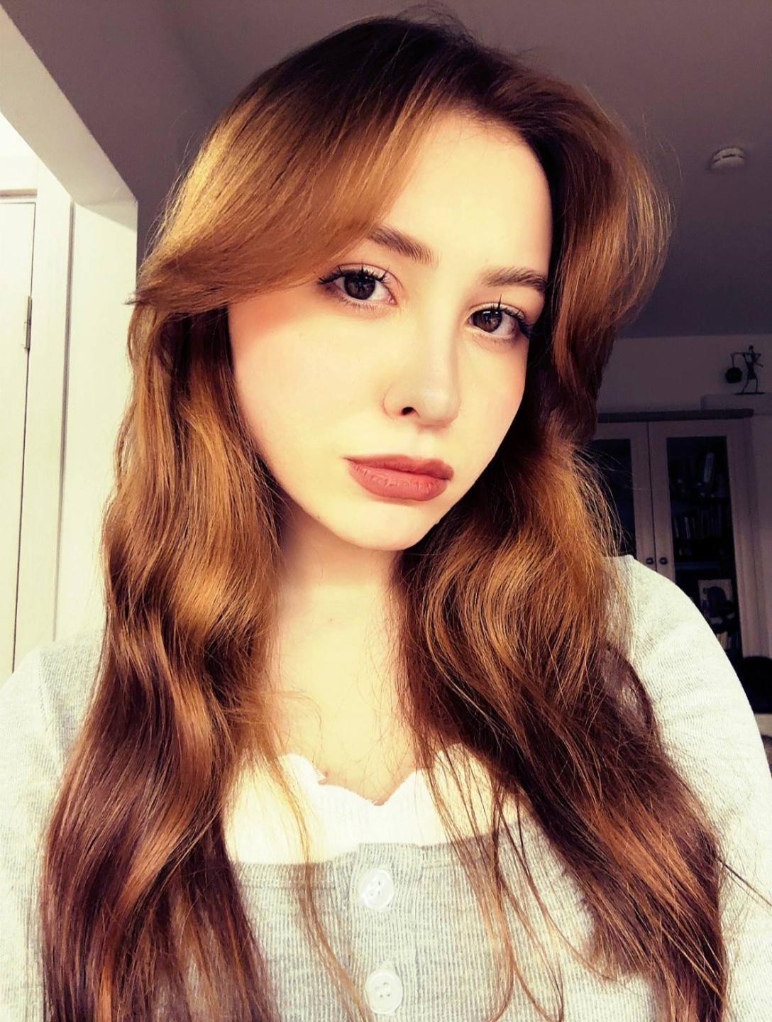 Image of cam model AdinaRosemore from XloveCam