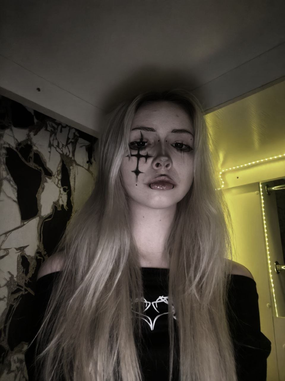 Image of cam model AmeliaCarratura from XloveCam