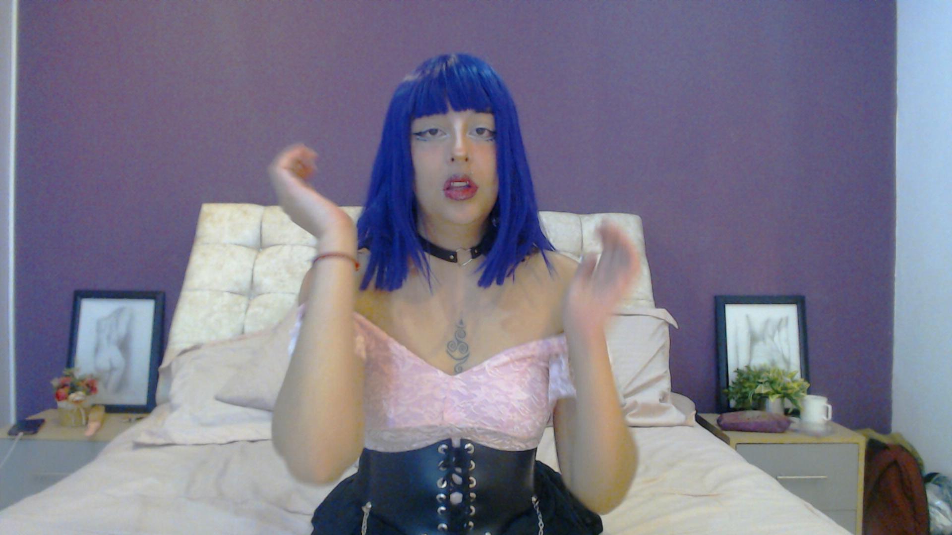 Image of cam model CarlyBlake from XloveCam