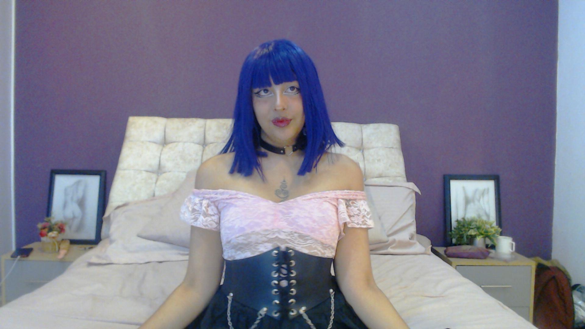 Image of cam model CarlyBlake from XloveCam