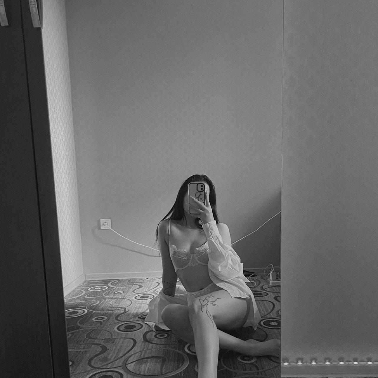 Image of cam model MertieDasinger from XloveCam