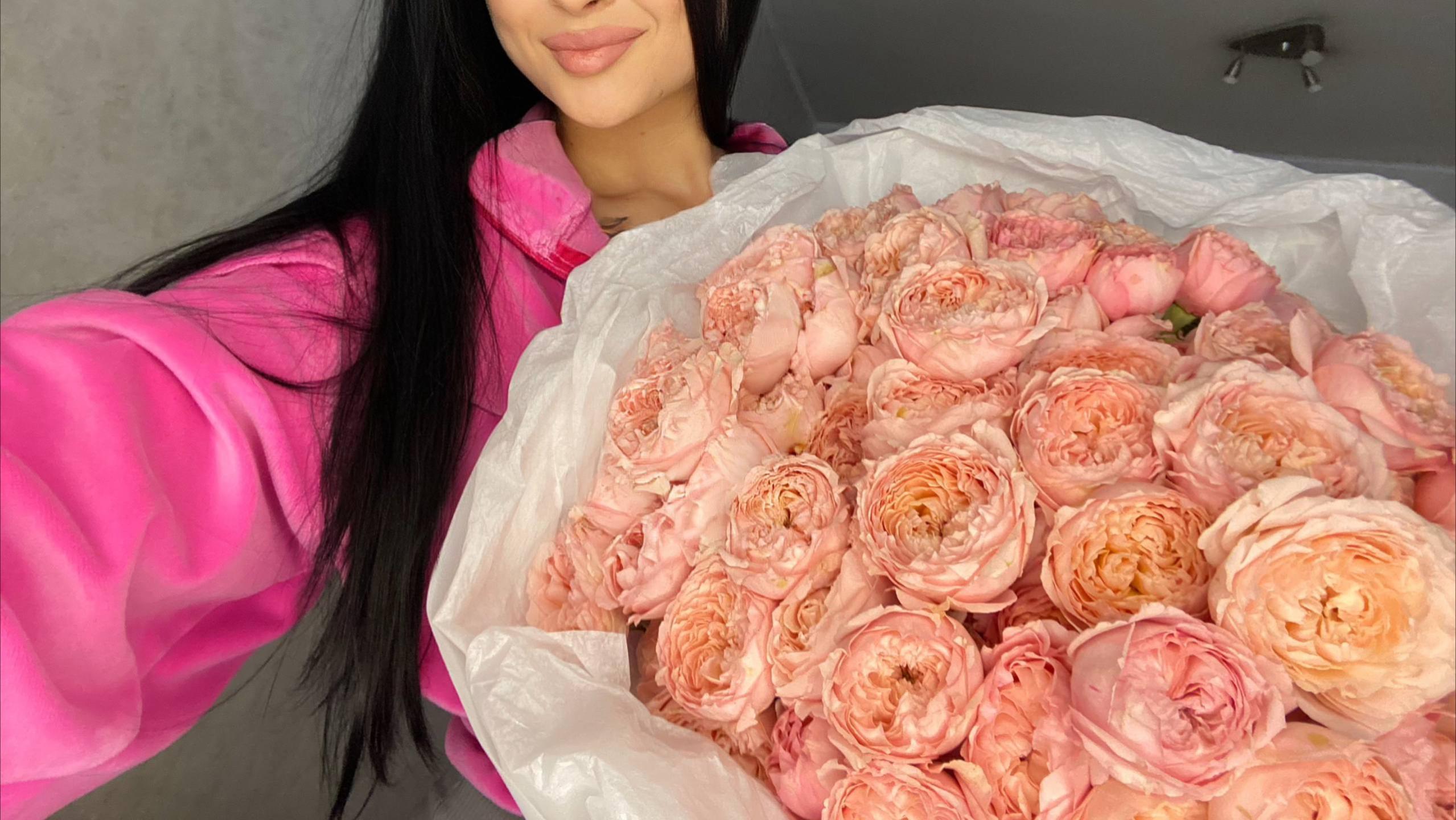 Image of cam model Olieri from XloveCam