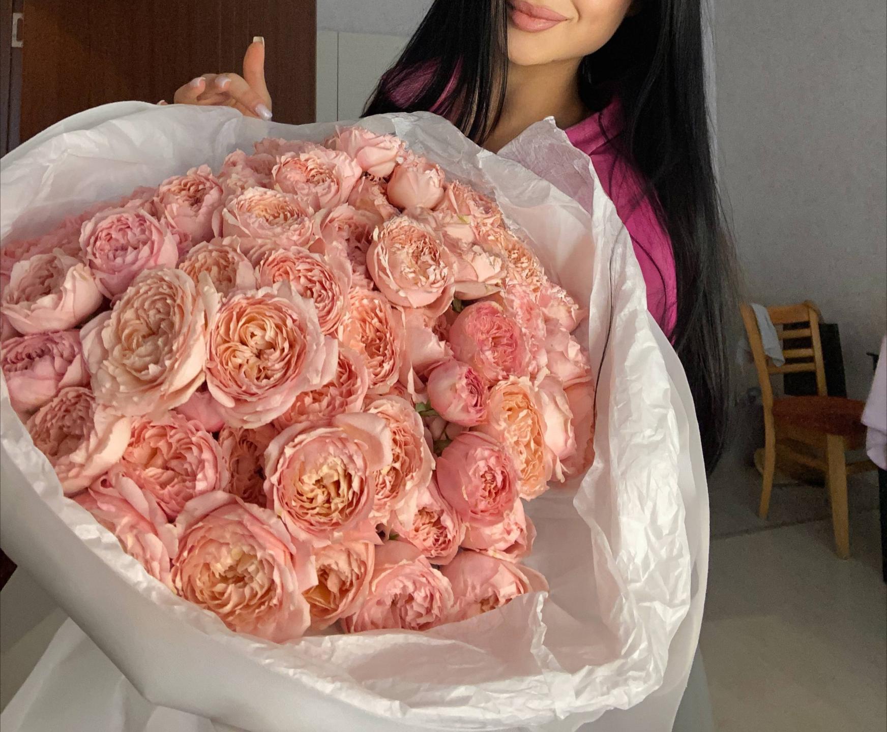 Image of cam model Olieri from XloveCam