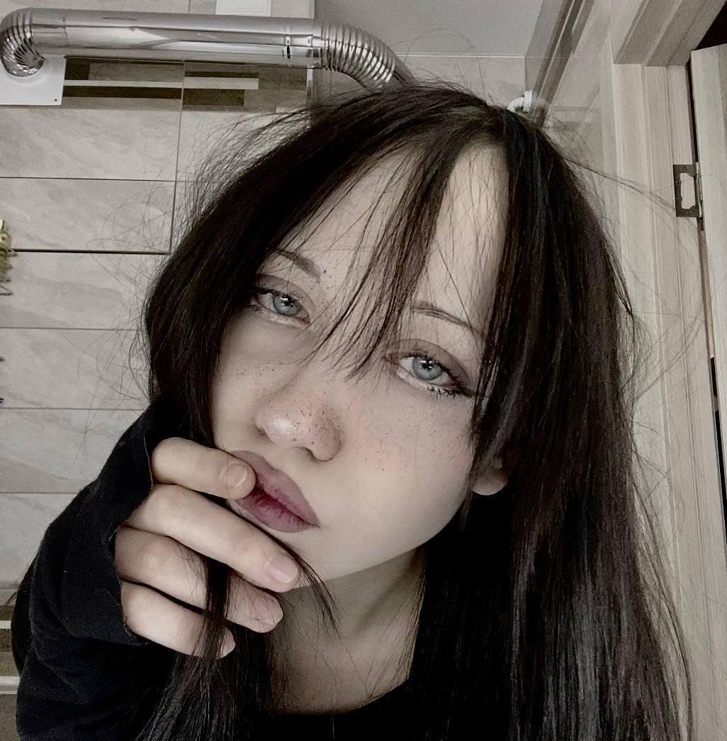 Image of cam model SantinaSahm from XloveCam