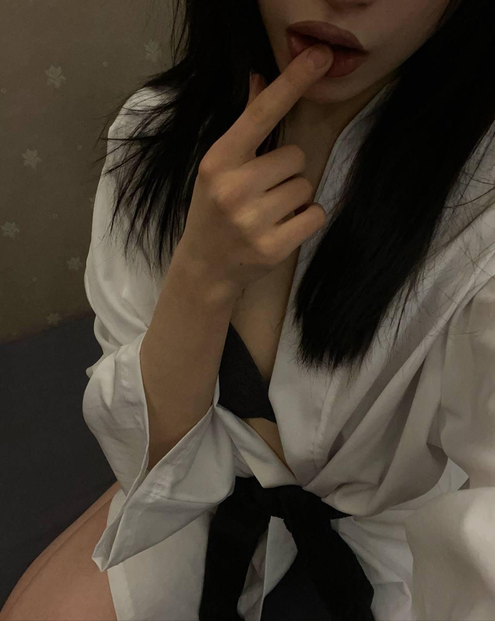 Image of cam model SantinaSahm from XloveCam