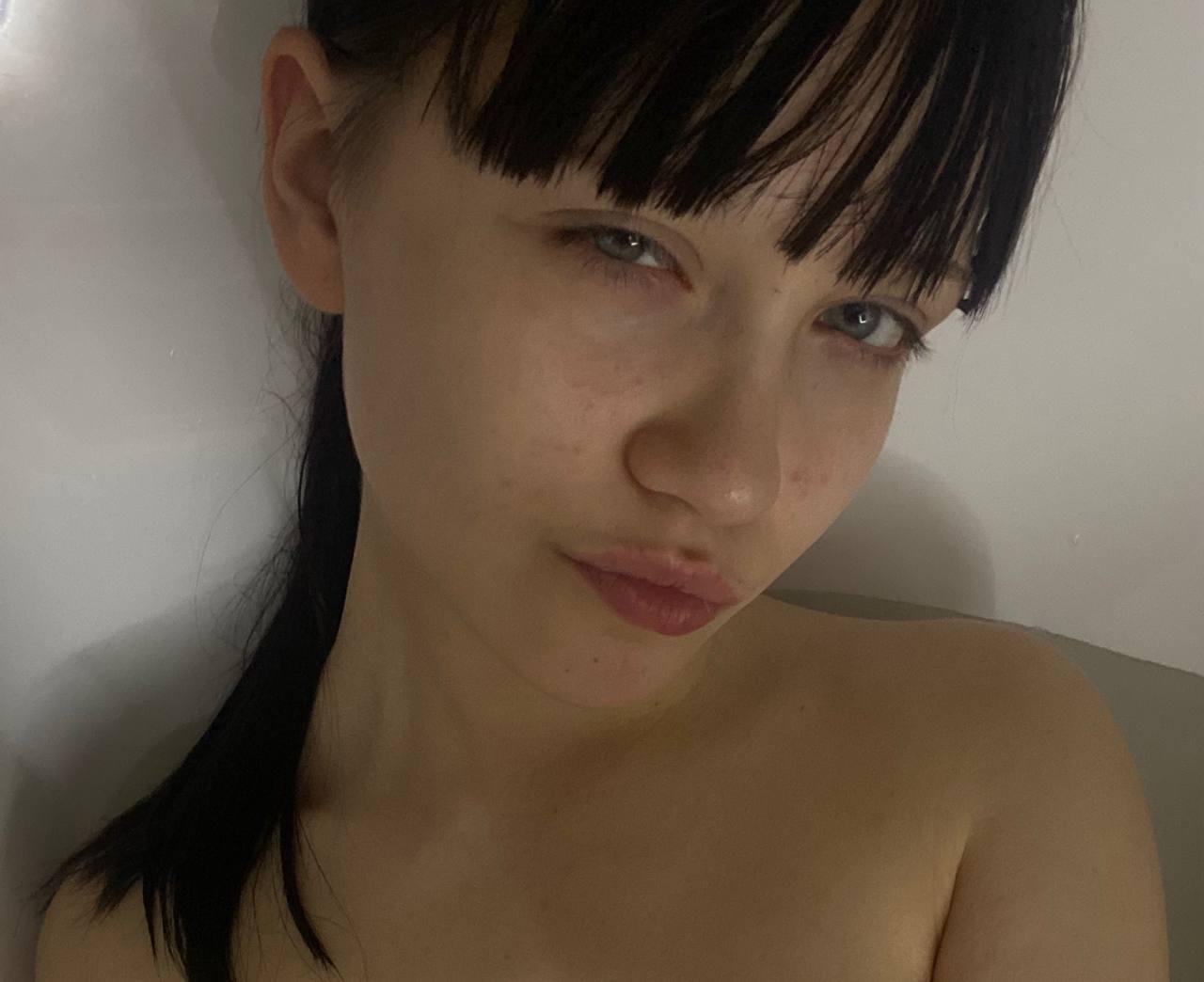 Image of cam model SantinaSahm from XloveCam