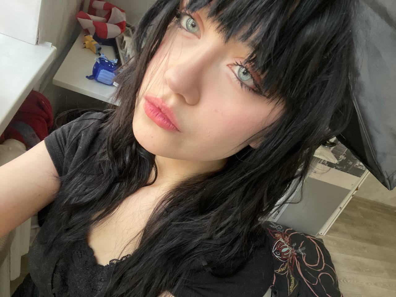 Image of cam model SantinaSahm from XloveCam