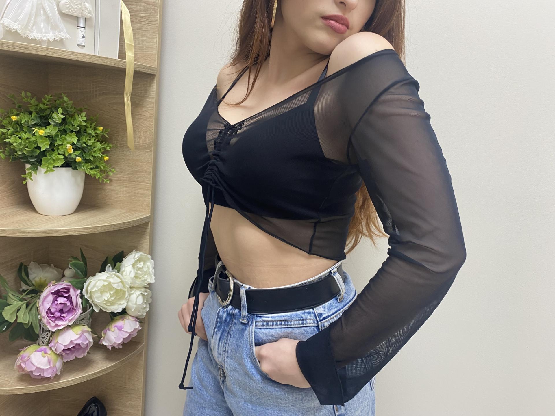 Image of cam model Rioria from XloveCam