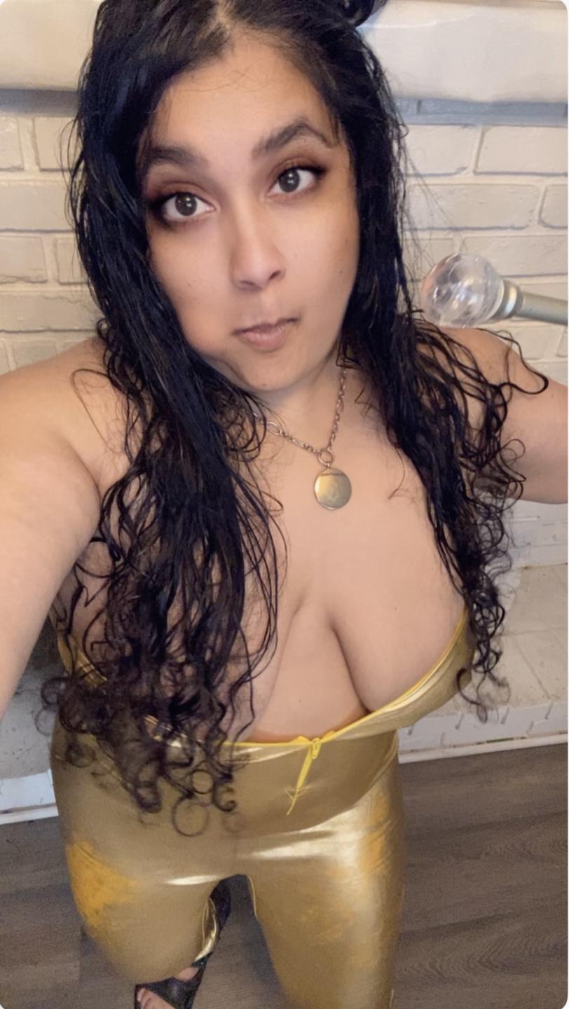 Image of cam model BustyBabe69 from XloveCam