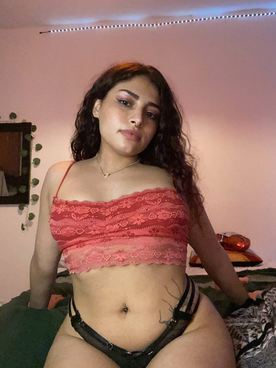 Image of cam model SweetSolei69 from XloveCam
