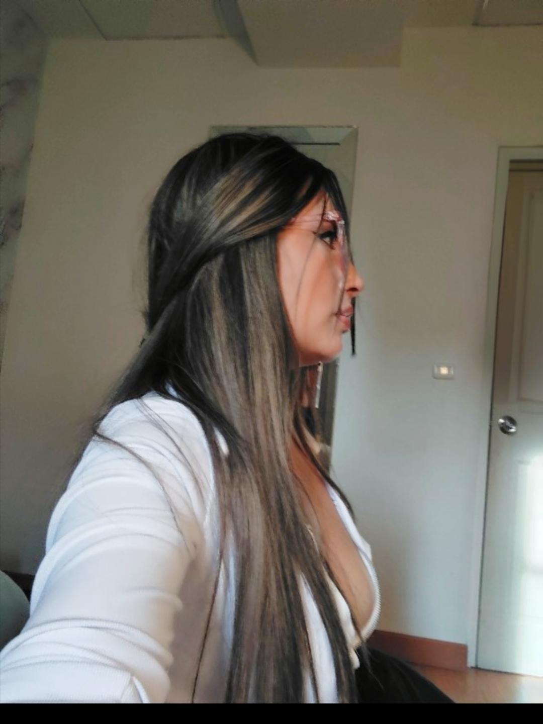 Image of cam model AmiiRosse from XloveCam
