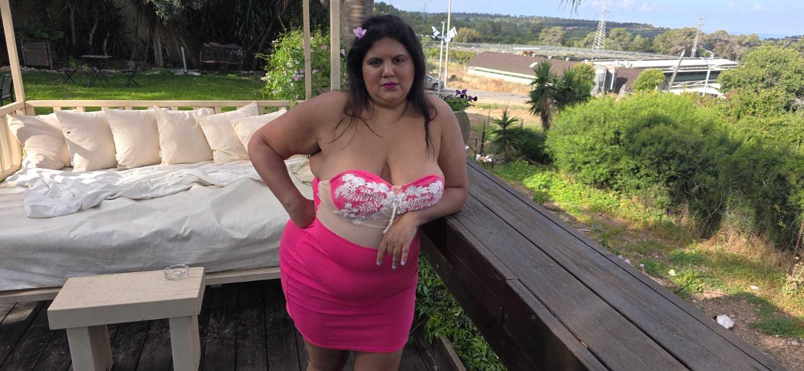 Image of cam model YasminQueen from XloveCam