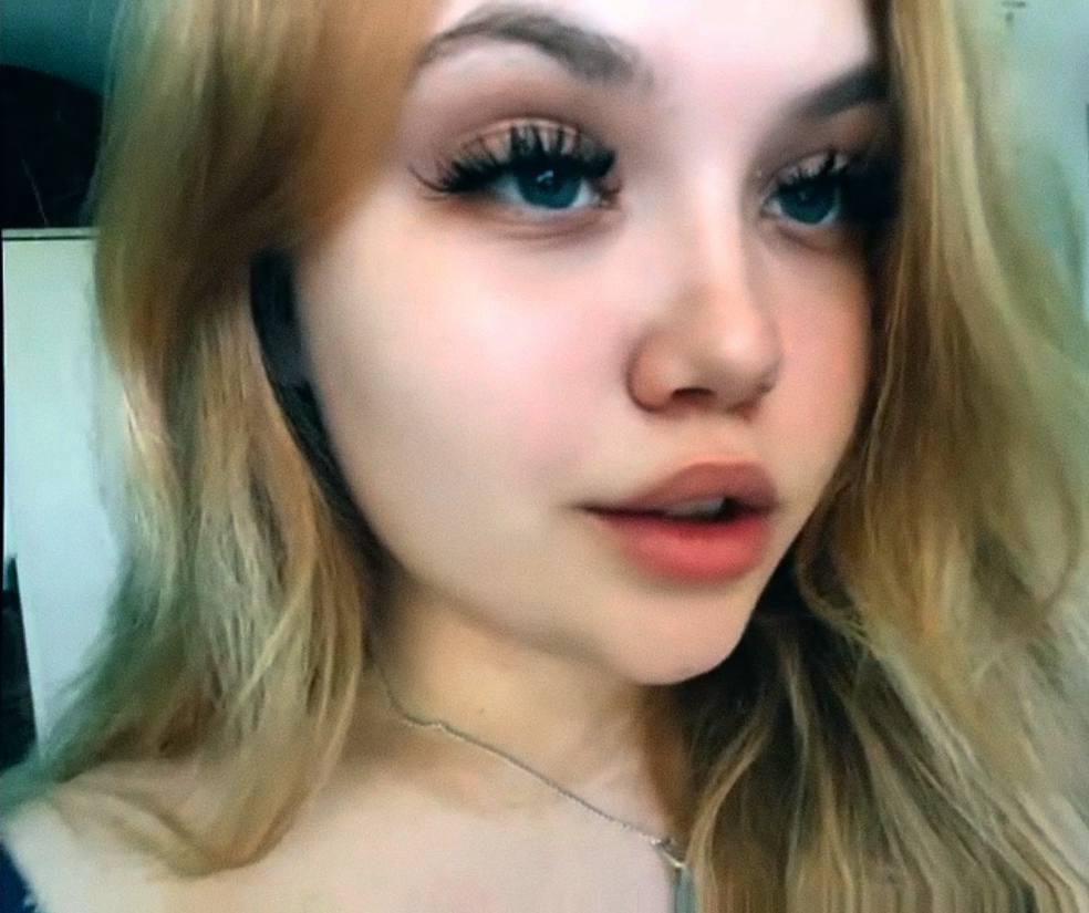 Image of cam model KeriForU from XloveCam