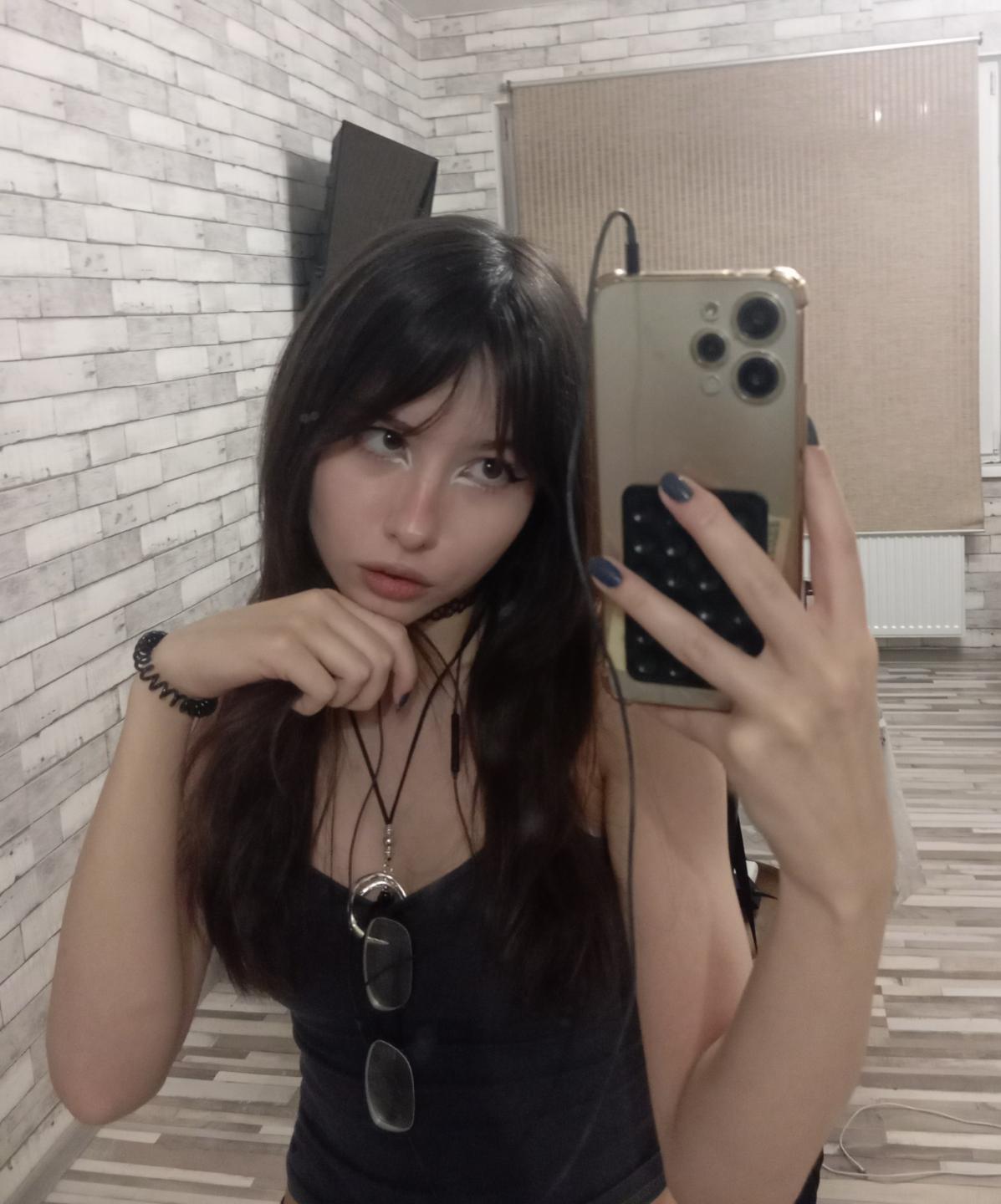 Image of cam model EileneSzala from XloveCam