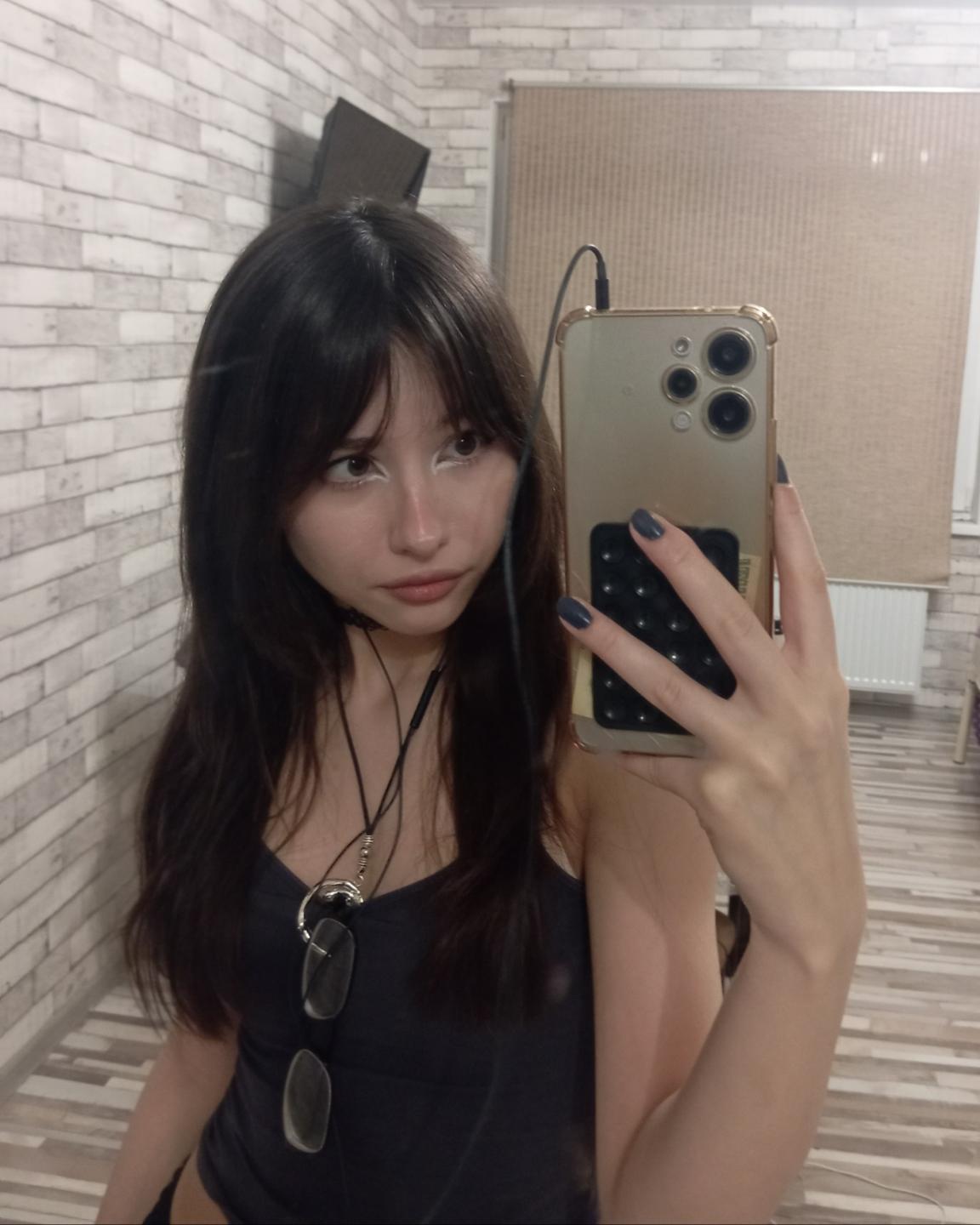 Image of cam model EileneSzala from XloveCam
