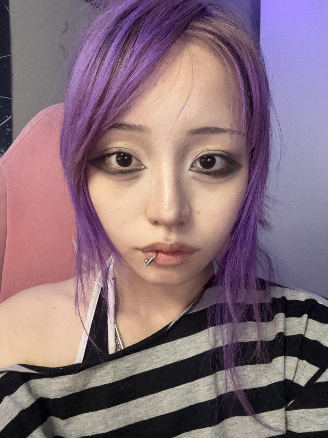 Image of cam model PaulineBitah from XloveCam