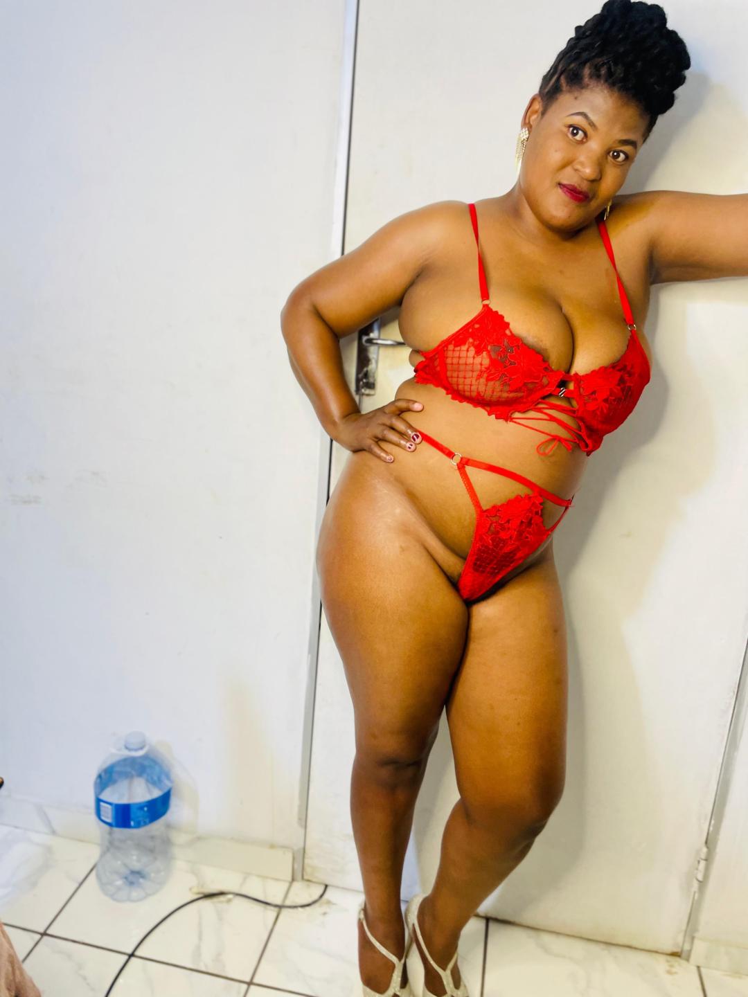 Image of cam model CandyYumsAreolaX from XloveCam