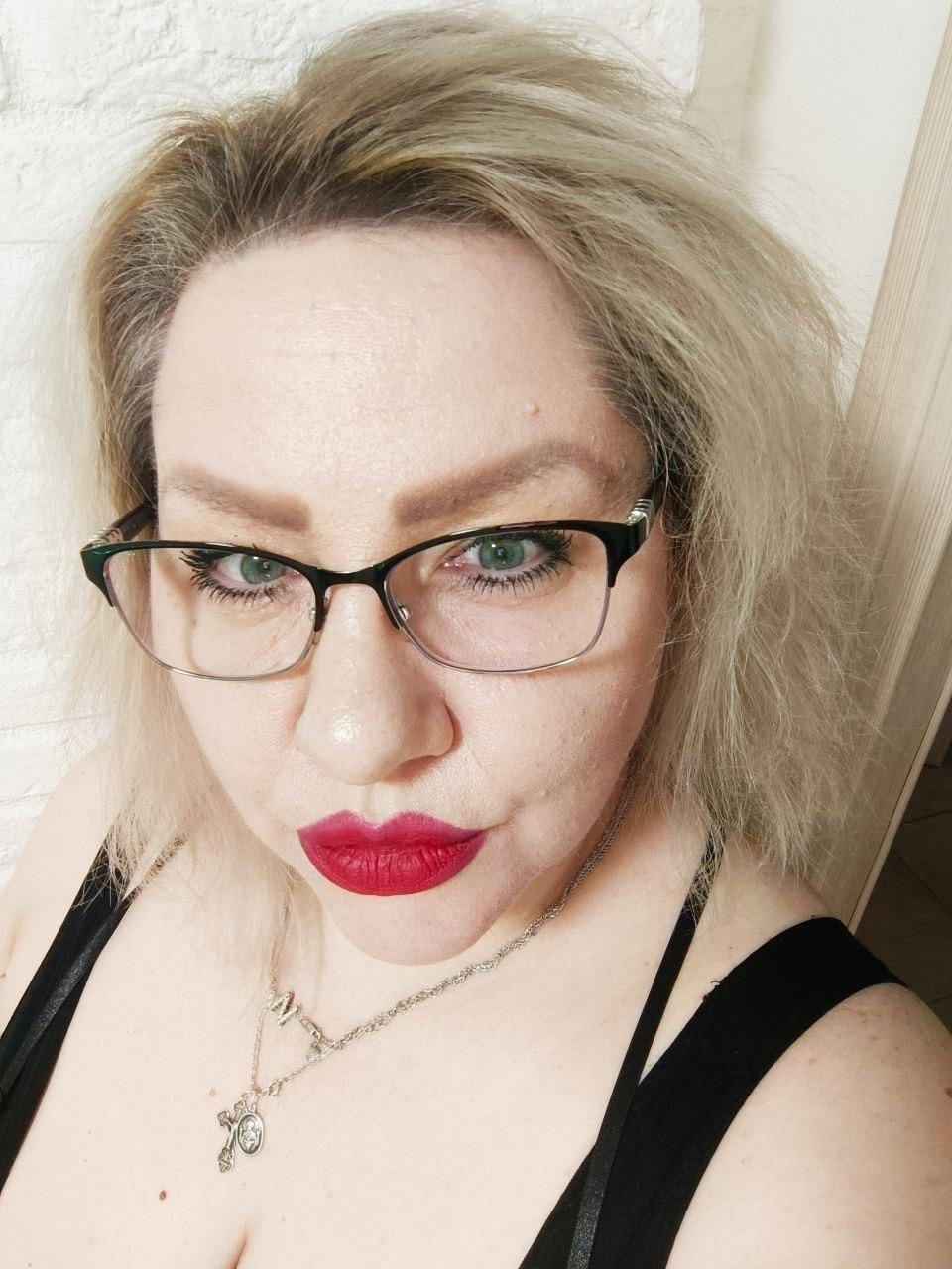 Image of cam model AngelinaGlam from XloveCam