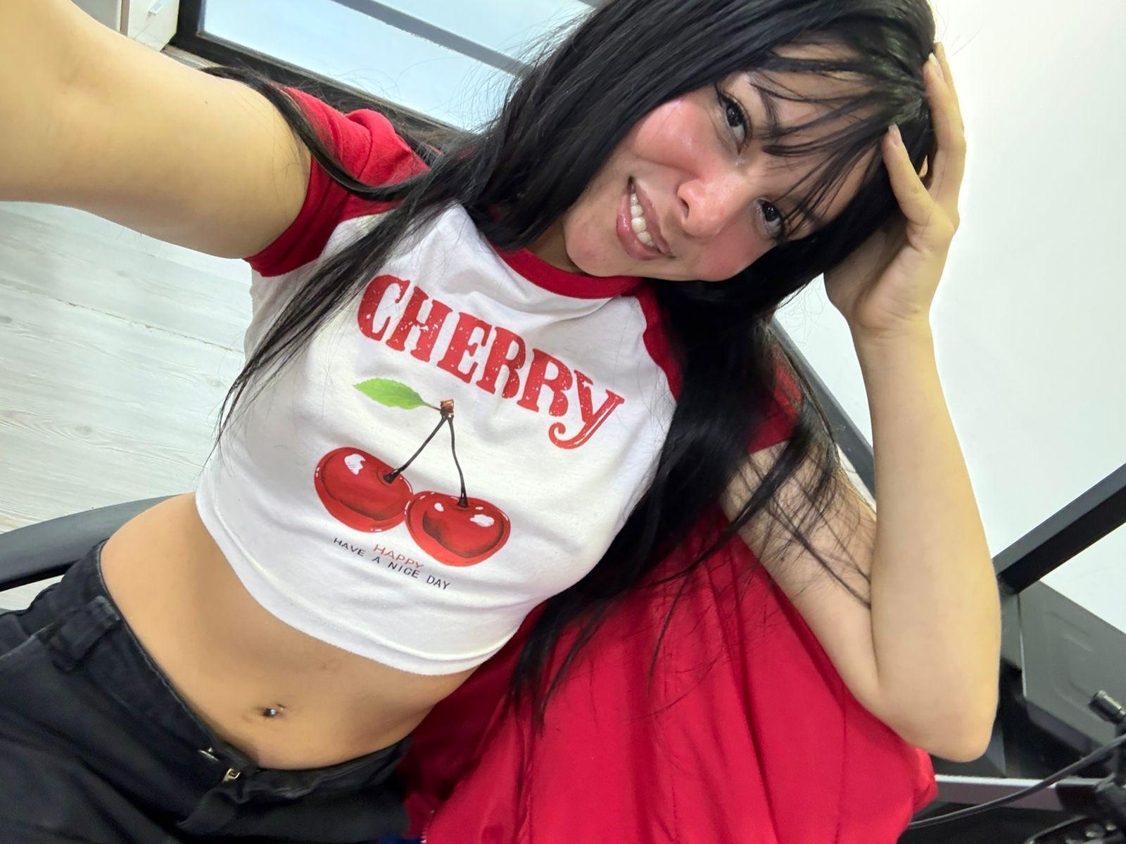 Image of cam model ValerieNoiir from XloveCam