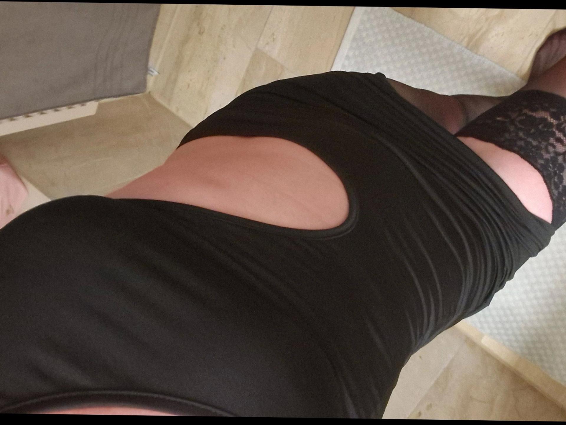 Image of cam model KellyBelly-hot from XloveCam