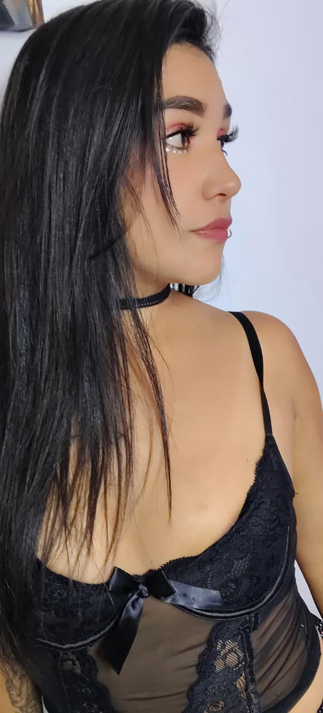 Image of cam model EdenIvyLm from XloveCam