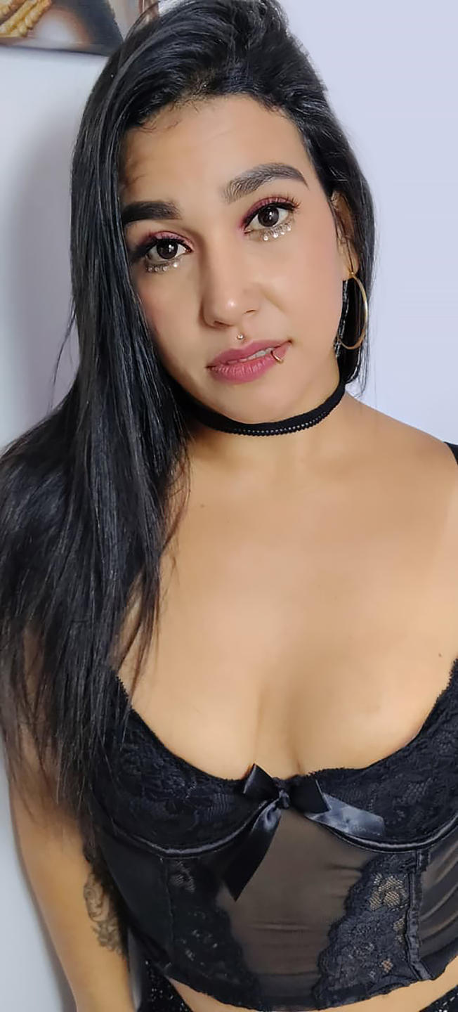 Image of cam model EdenIvyLm from XloveCam
