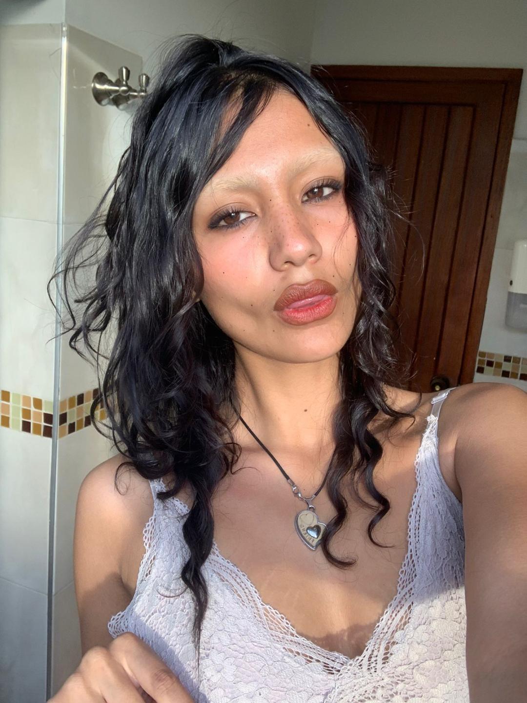 Image of cam model AliceFirek from XloveCam
