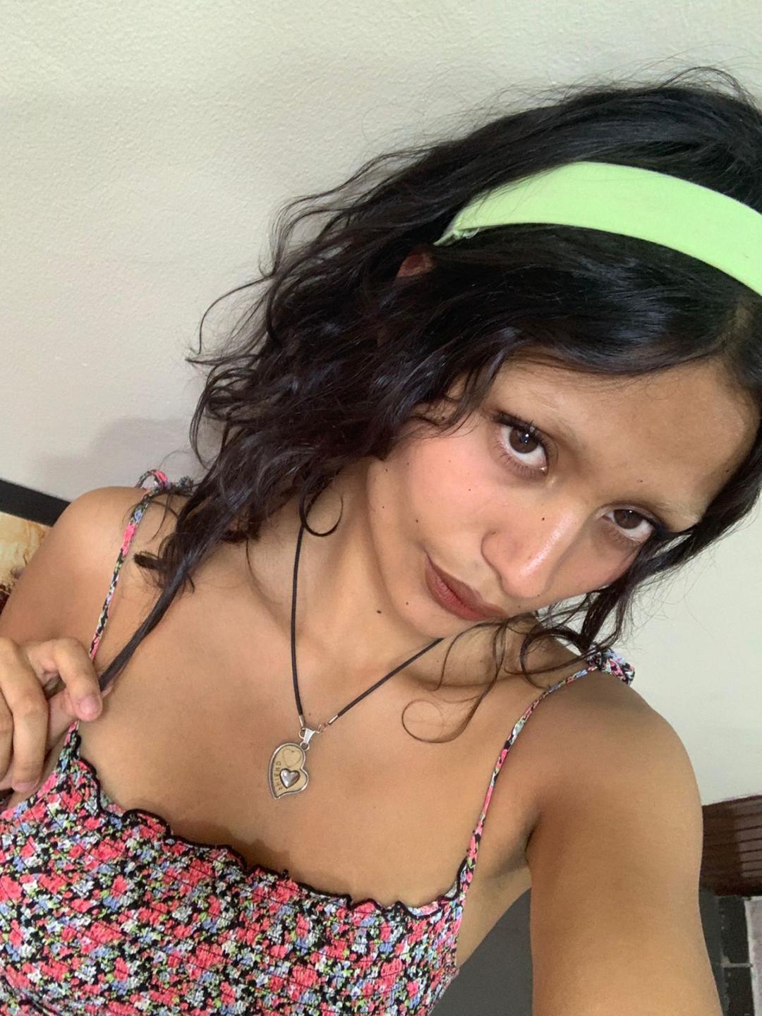Image of cam model AliceFirek from XloveCam