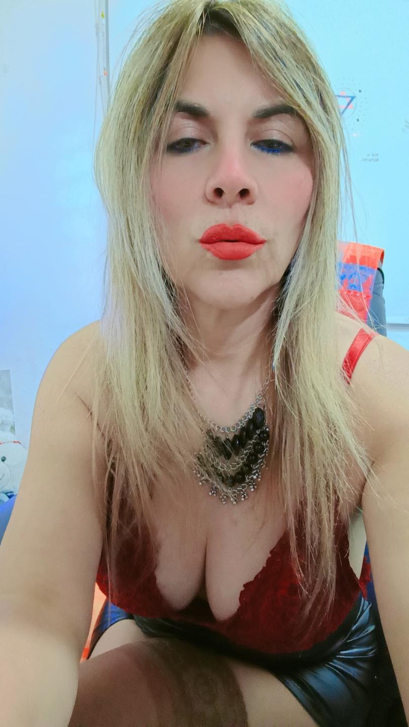 Image of cam model Maytena from XloveCam