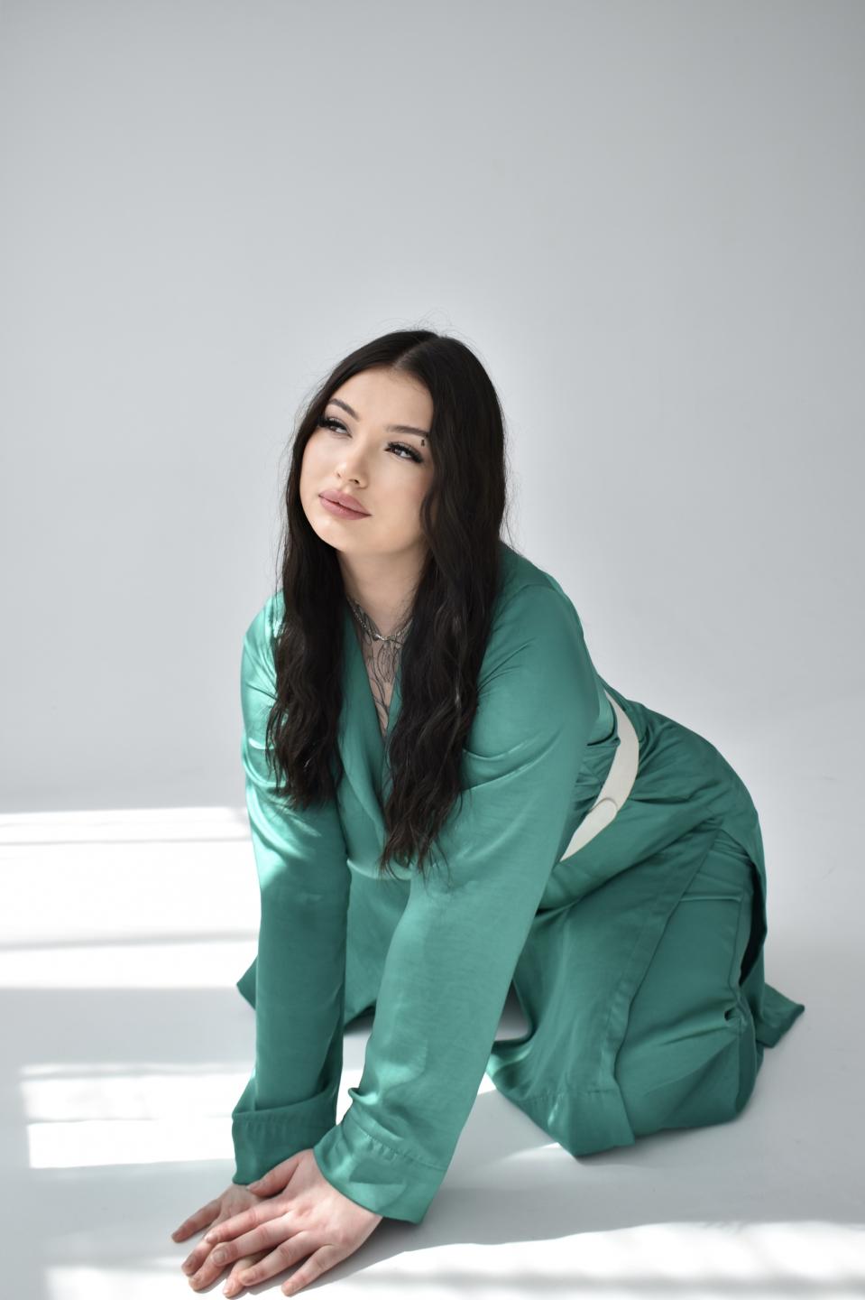 Image of cam model AsolMung from XloveCam