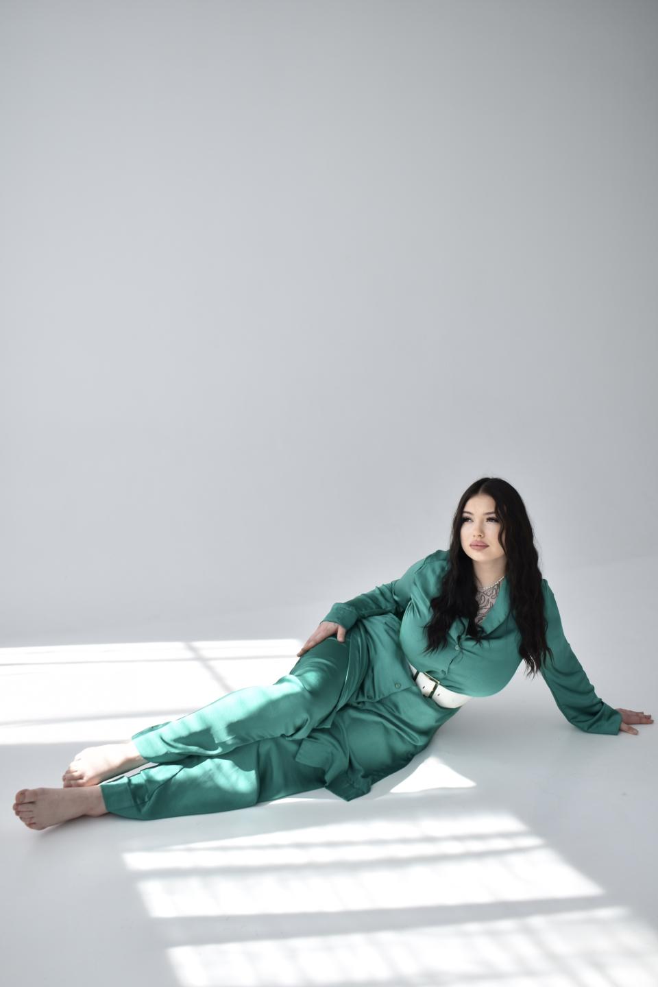 Image of cam model AsolMung from XloveCam