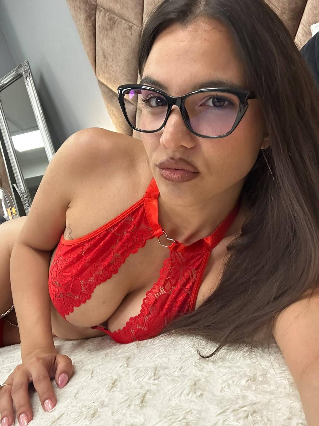 Image of cam model EvaaLee from XloveCam