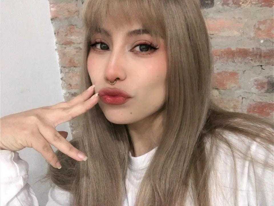 Image of cam model Ilayna from XloveCam