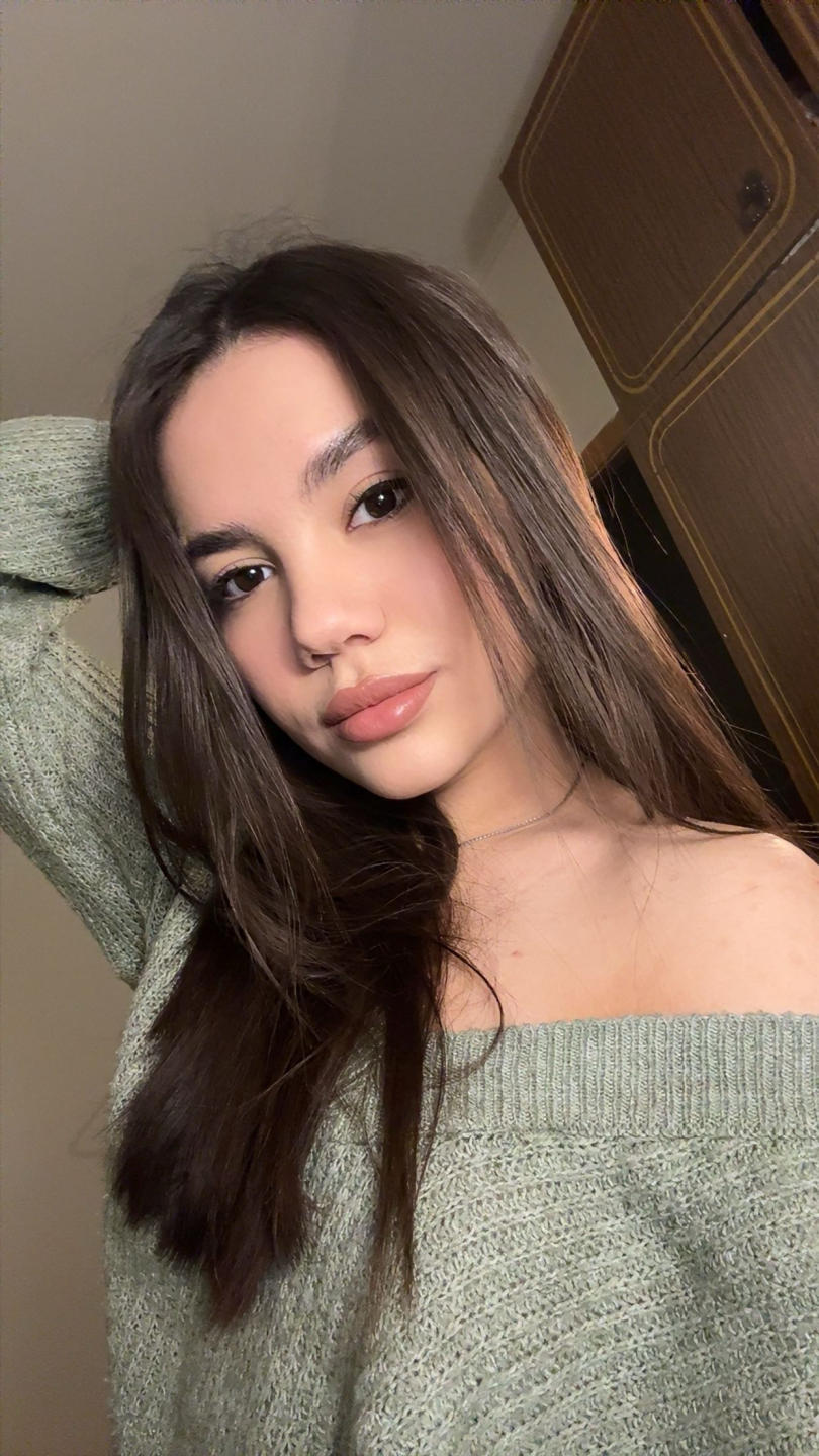 Image of cam model SantinaSchaumberg from XloveCam