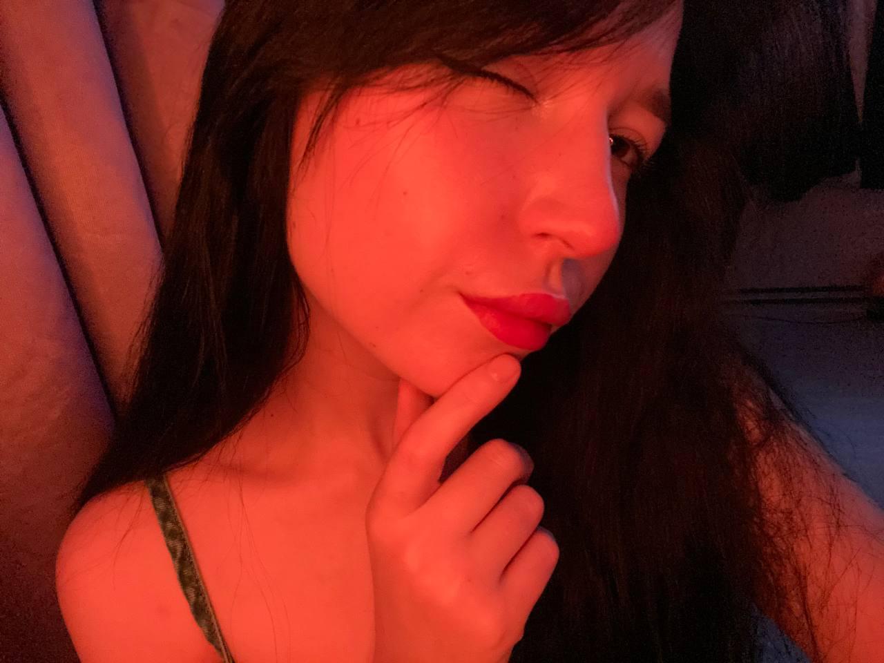 Image of cam model MertieDasinger from XloveCam