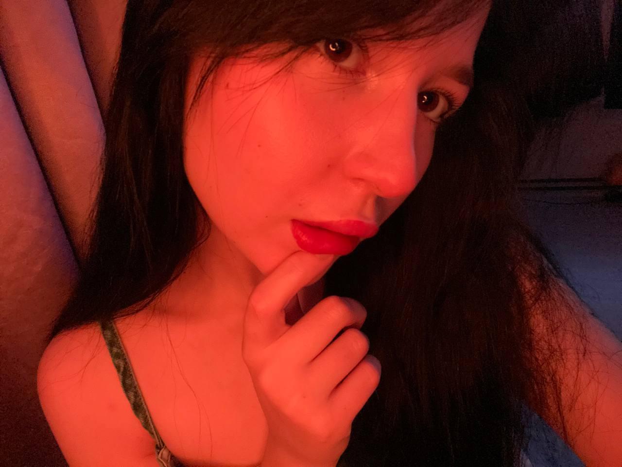 Image of cam model MertieDasinger from XloveCam