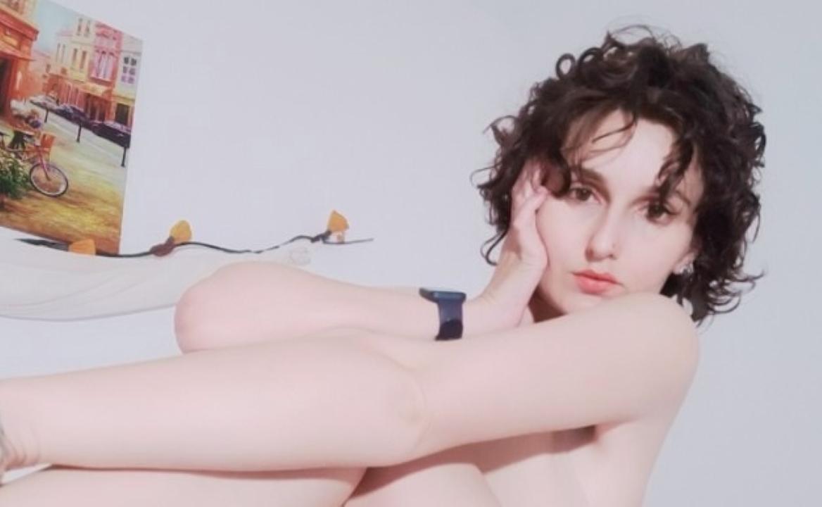 Image of cam model AnneRoss (AnyaRoss, LamourCestMoi, RossieAnne) from XloveCam