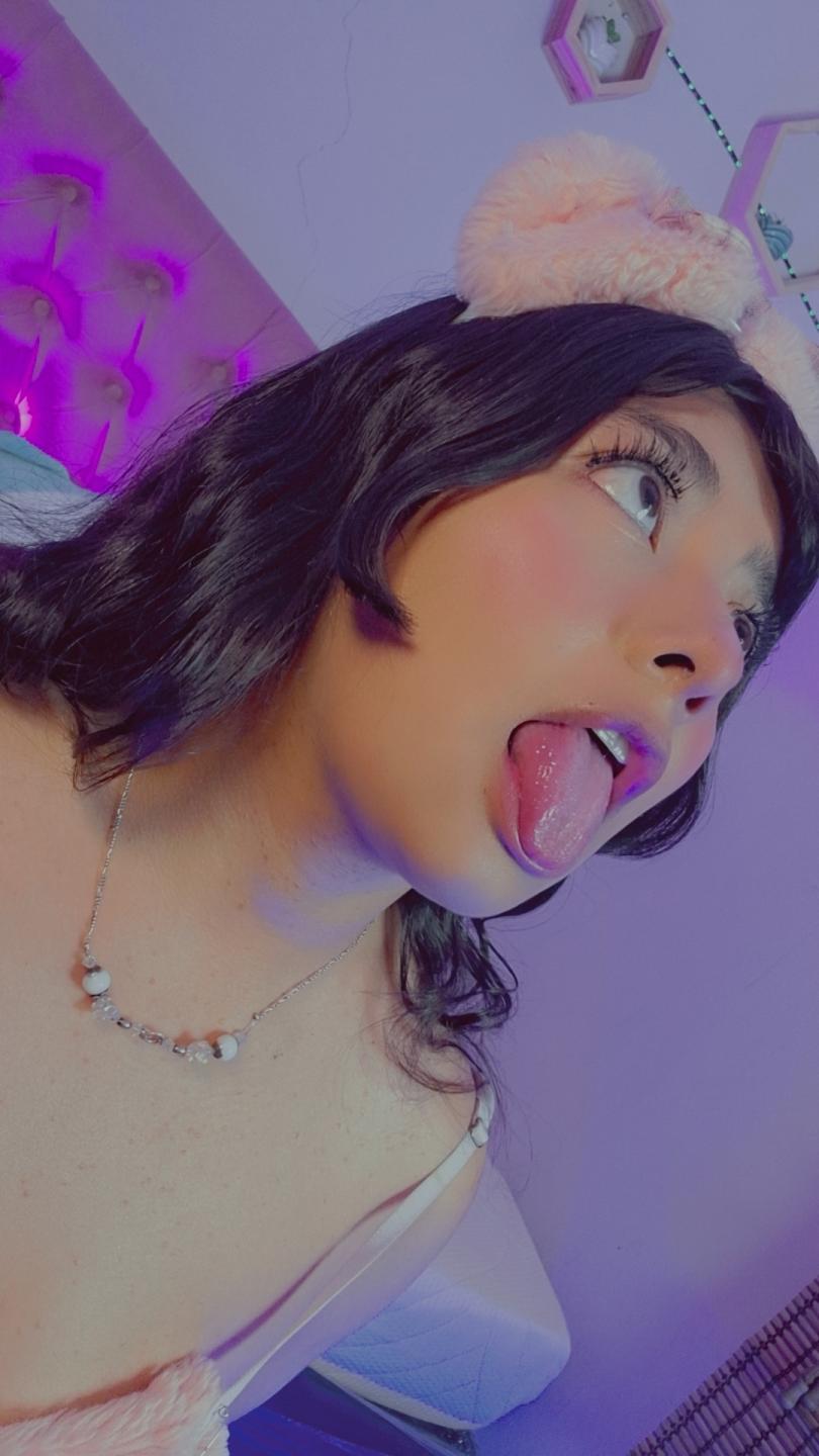 Image of cam model NekoPam from XloveCam