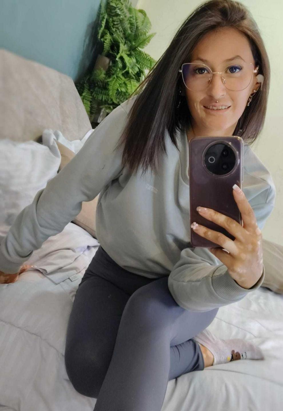 Image of cam model SharissWilliam from XloveCam