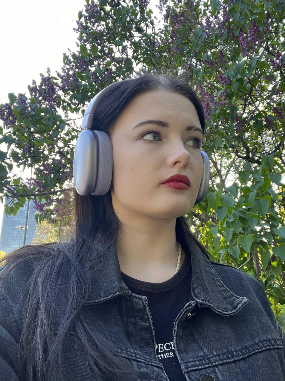 Image of cam model LanoraLinander from XloveCam